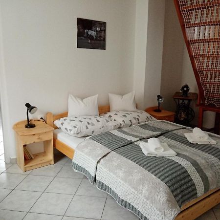 Eoetvoes Nyaralo Villa Siofok Ngoại thất bức ảnh
