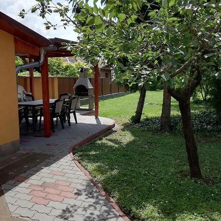 Eoetvoes Nyaralo Villa Siofok Ngoại thất bức ảnh