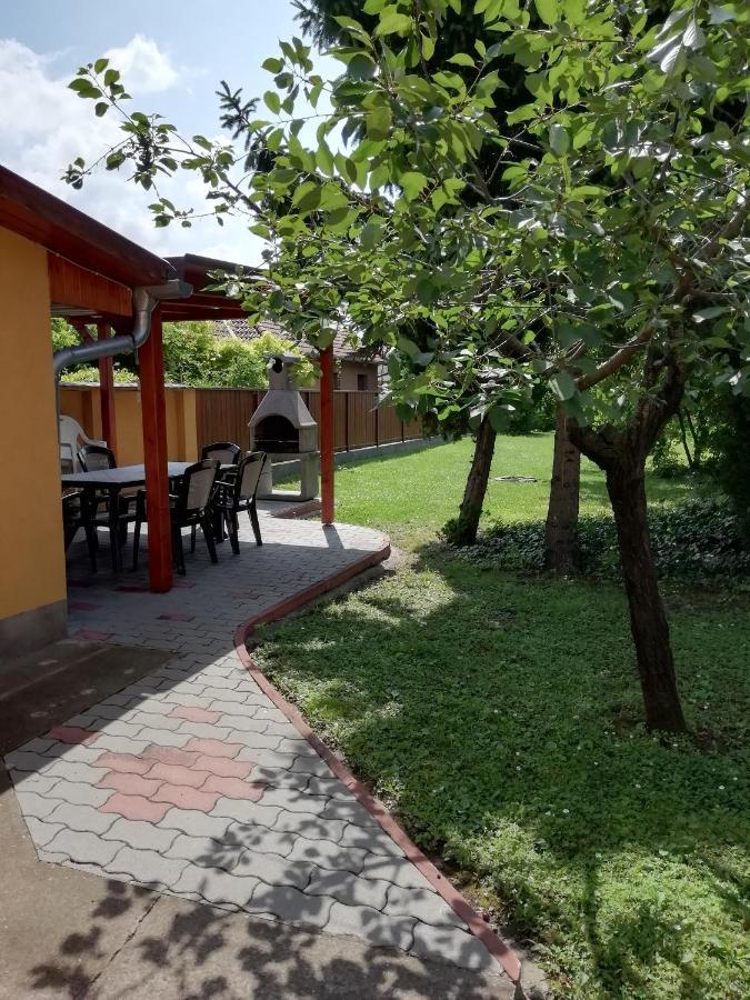 Eoetvoes Nyaralo Villa Siofok Ngoại thất bức ảnh